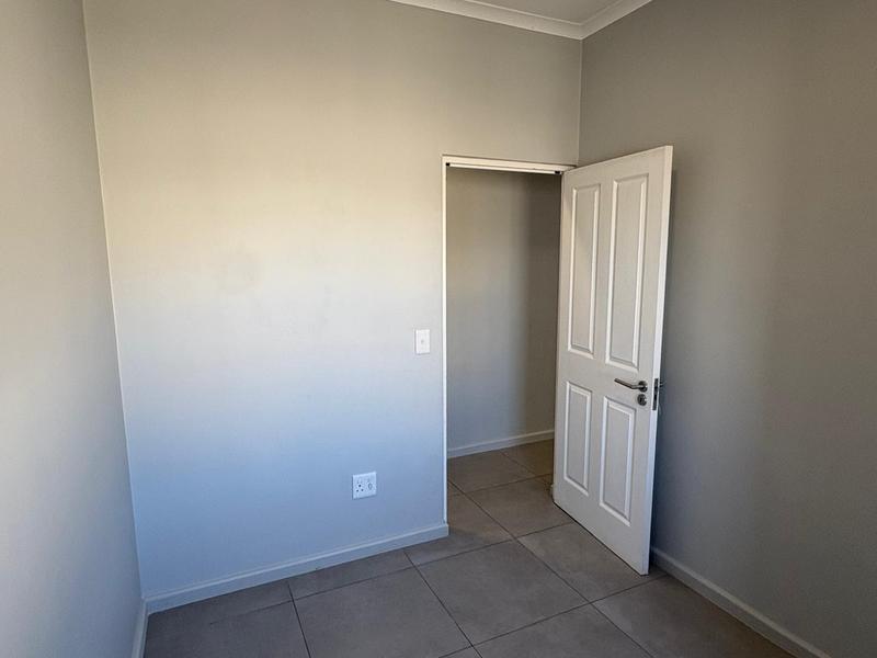 To Let 3 Bedroom Property for Rent in Capri Western Cape